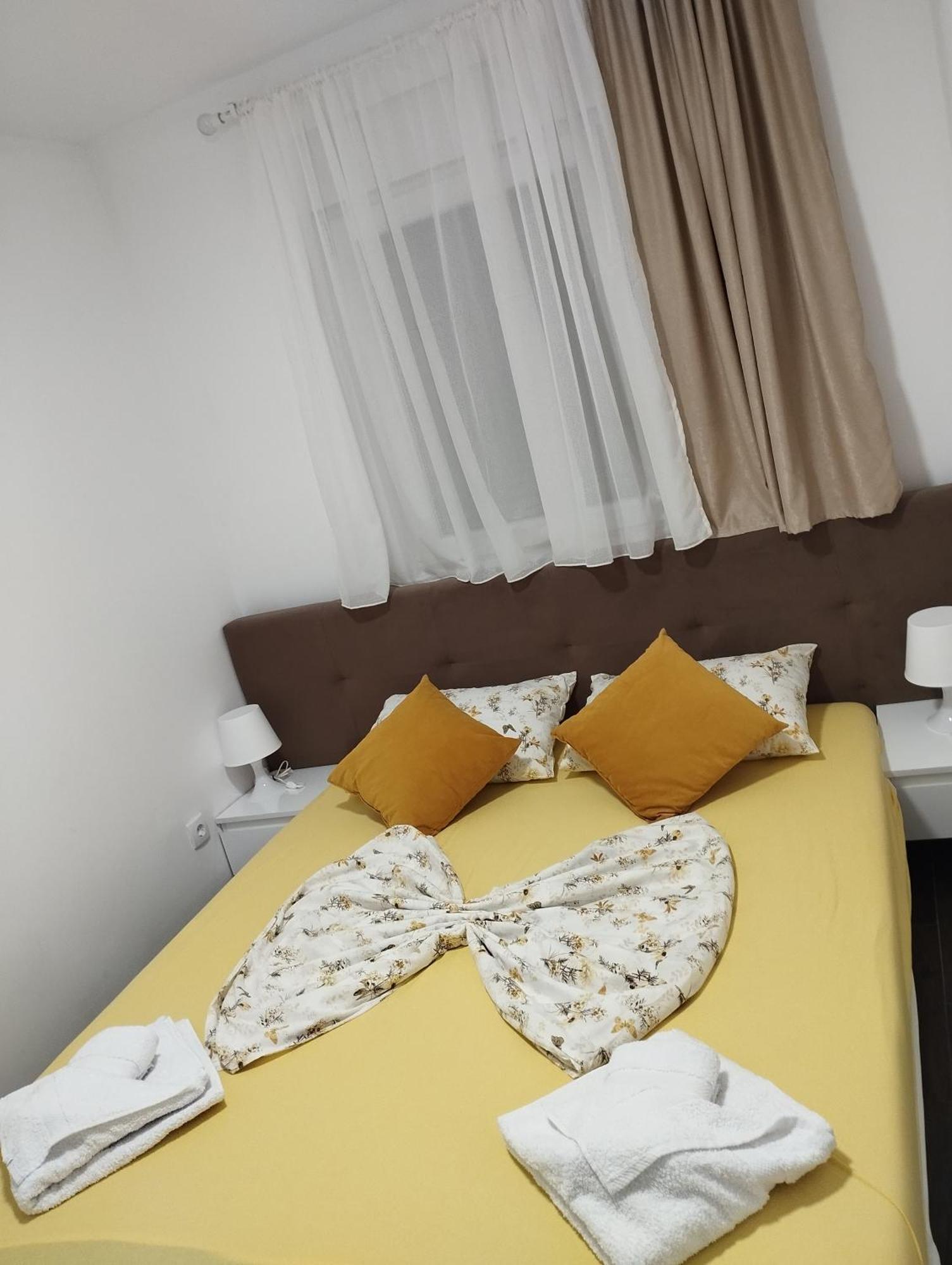 Apartment With Pool Veliko Gradište Buitenkant foto